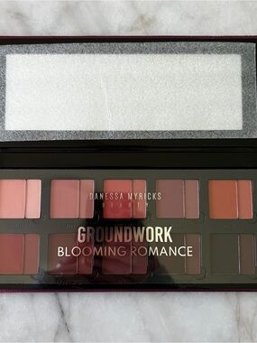 Danessa Myricks Beauty Groundwork Blooming Romance Palette